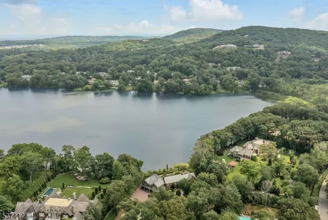 $4,550,000 | 311 Algonquin Road, Franklin Lakes, NJ 07417
