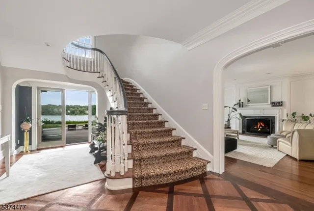 $4,550,000 | 311 Algonquin Road, Franklin Lakes, NJ 07417
