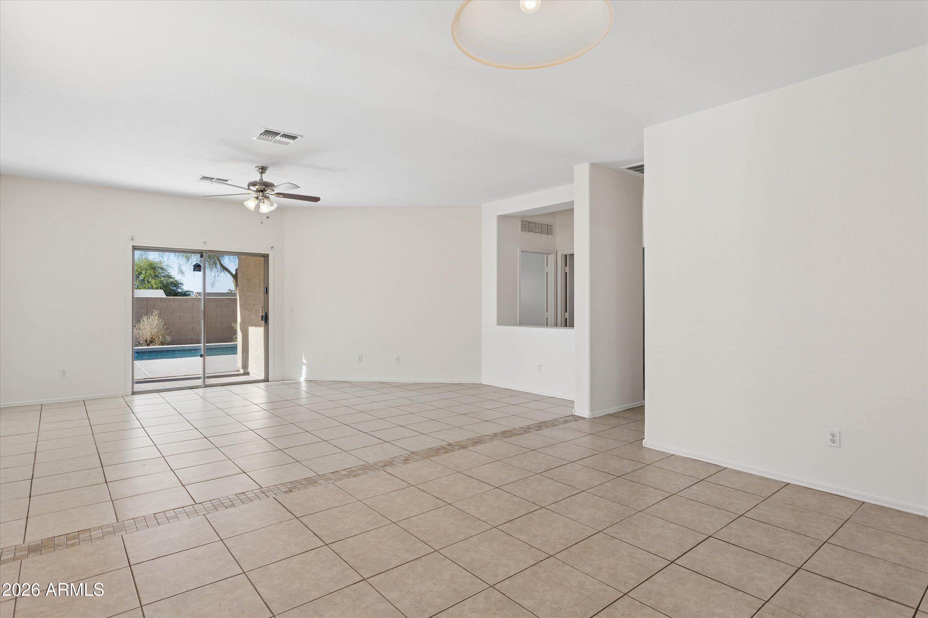 1114 East Pedro Road Phoenix, AZ 85042 - Photo 15 of 33