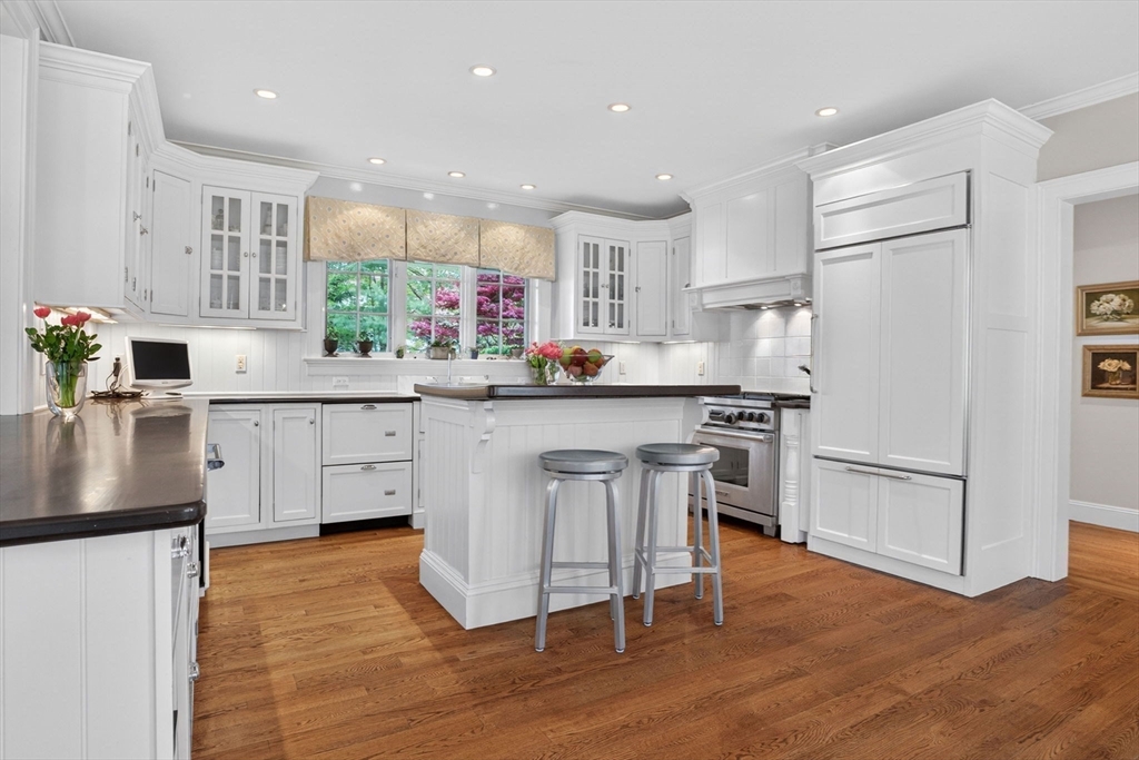 1 Buckingham Terrace Wellesley, MA 02482 - Photo 12 of 35