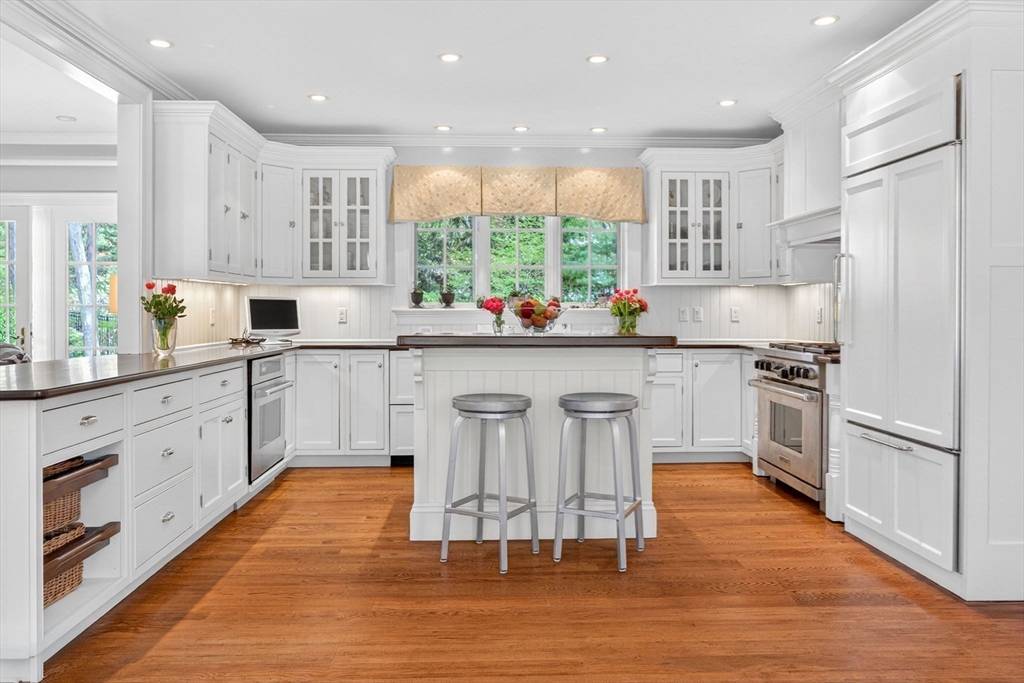 1 Buckingham Terrace Wellesley, MA 02482 - Photo 13 of 35
