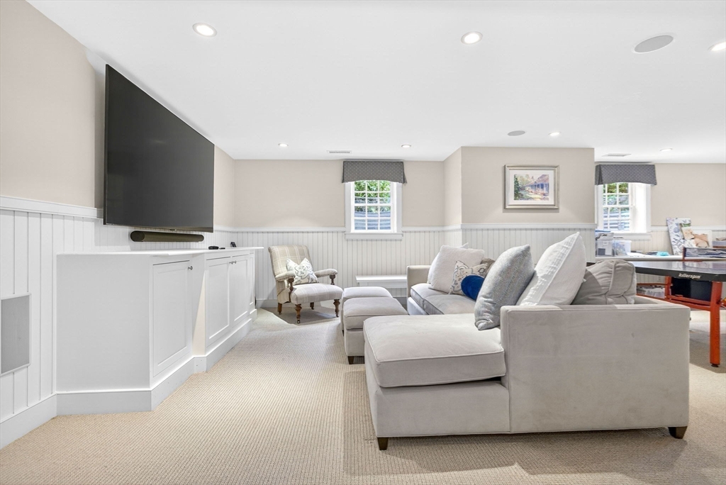 1 Buckingham Terrace Wellesley, MA 02482 - Photo 28 of 35