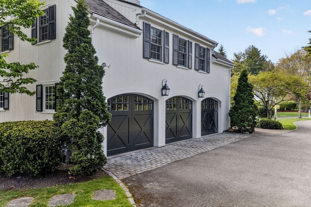 1 Buckingham Terrace Wellesley, MA 02482 - Photo 33 of 35