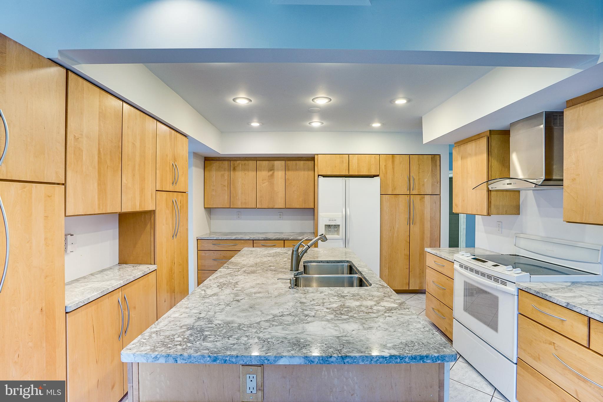 5401 Sideburn Road Fairfax, VA 22032 - Photo 11 of 50