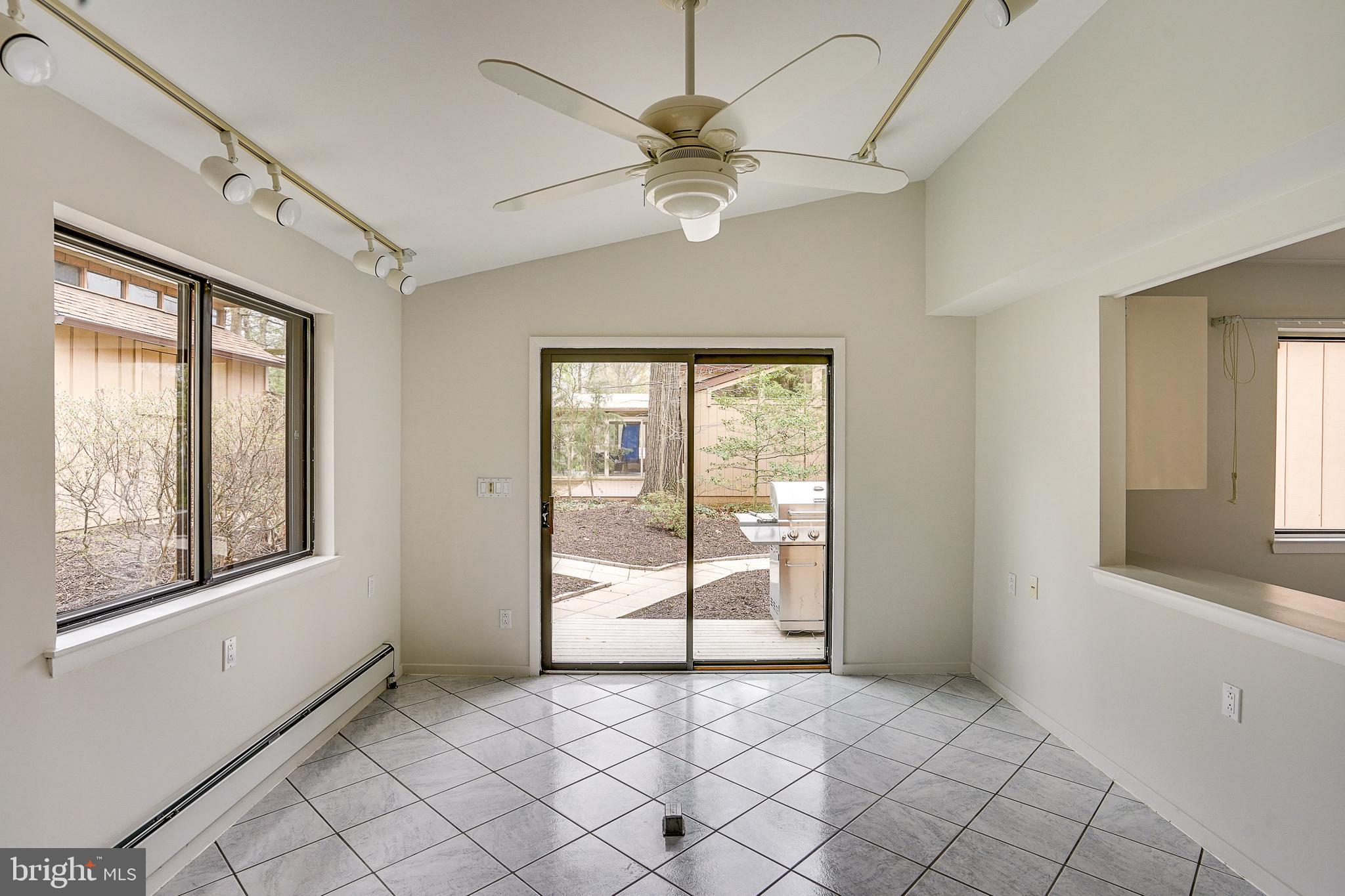 5401 Sideburn Road Fairfax, VA 22032 - Photo 3 of 50 Sun room/Hobby space