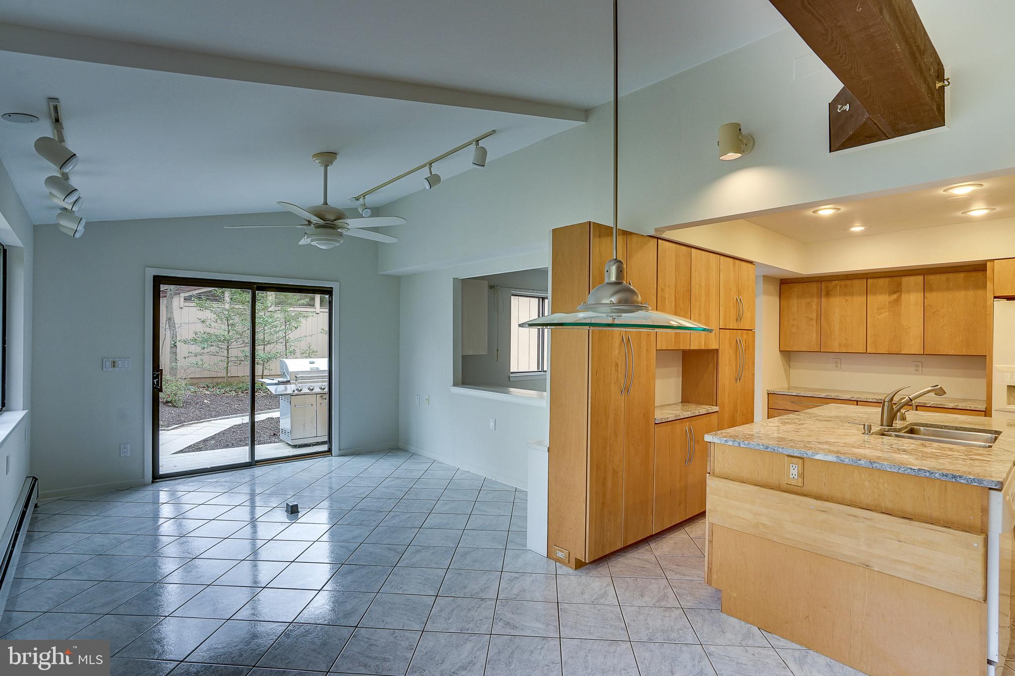 5401 Sideburn Road Fairfax, VA 22032 - Photo 5 of 50 Eat in kitchen area