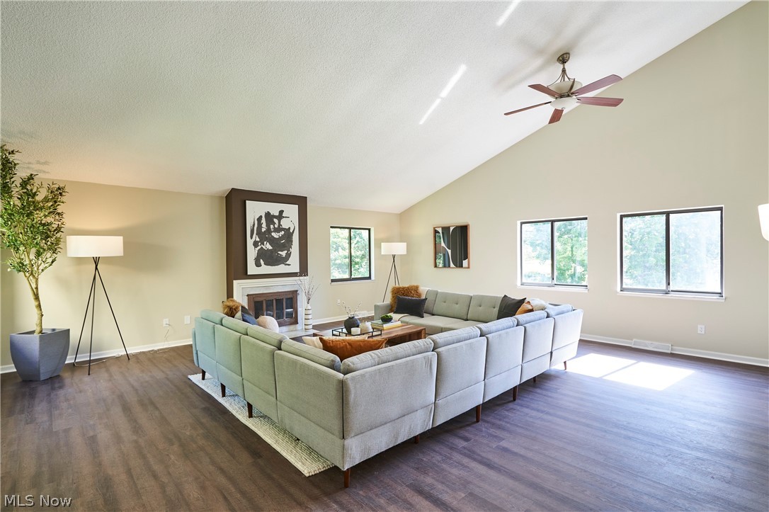 880 Hampton Ridge Drive Akron, OH 44313 - Photo 4 of 29