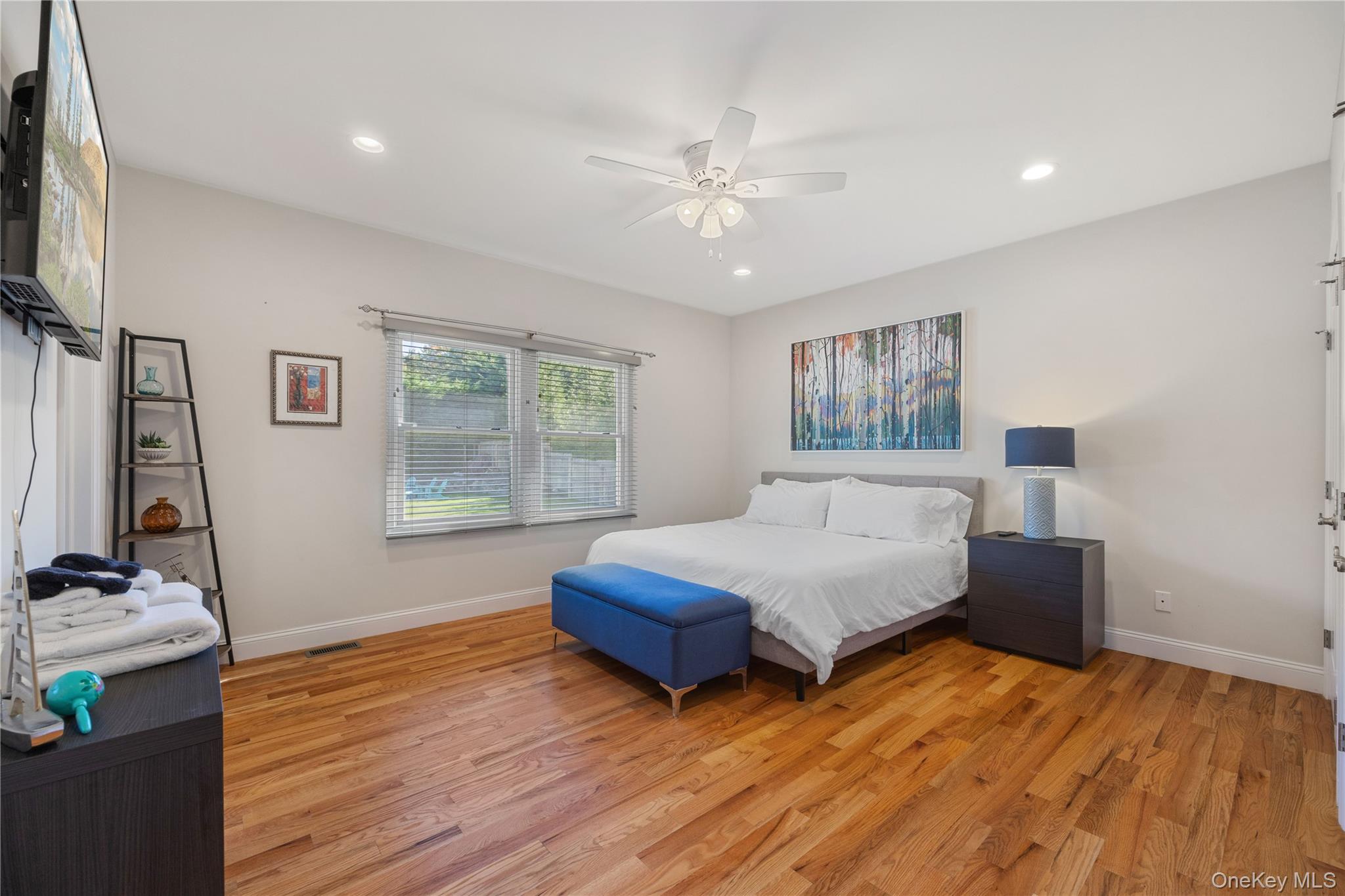 380 Homestead Way Greenport, NY 11944 - Photo 19 of 39 a living room with furniture and a window