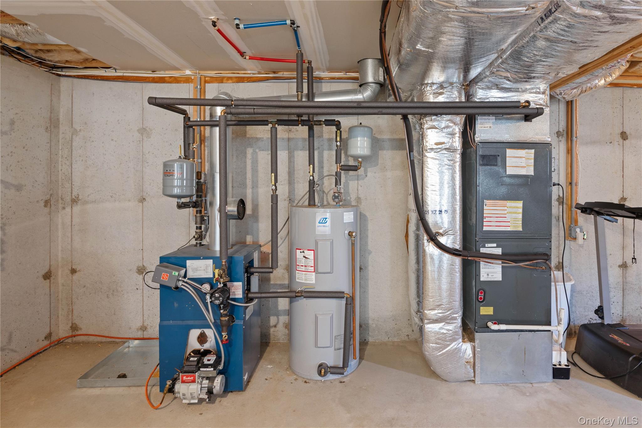 380 Homestead Way Greenport, NY 11944 - Photo 24 of 39 a view of a room with gym equipment