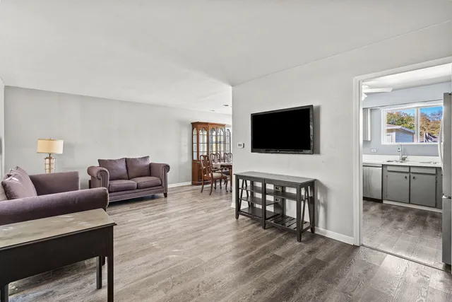 $364,900 | 128 David Drive, Bensenville, IL 60106