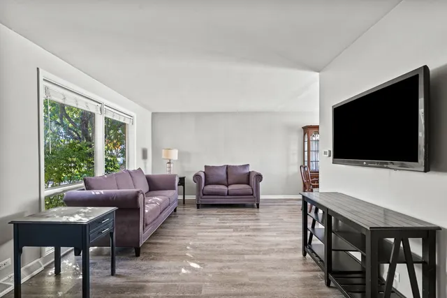 $364,900 | 128 David Drive, Bensenville, IL 60106