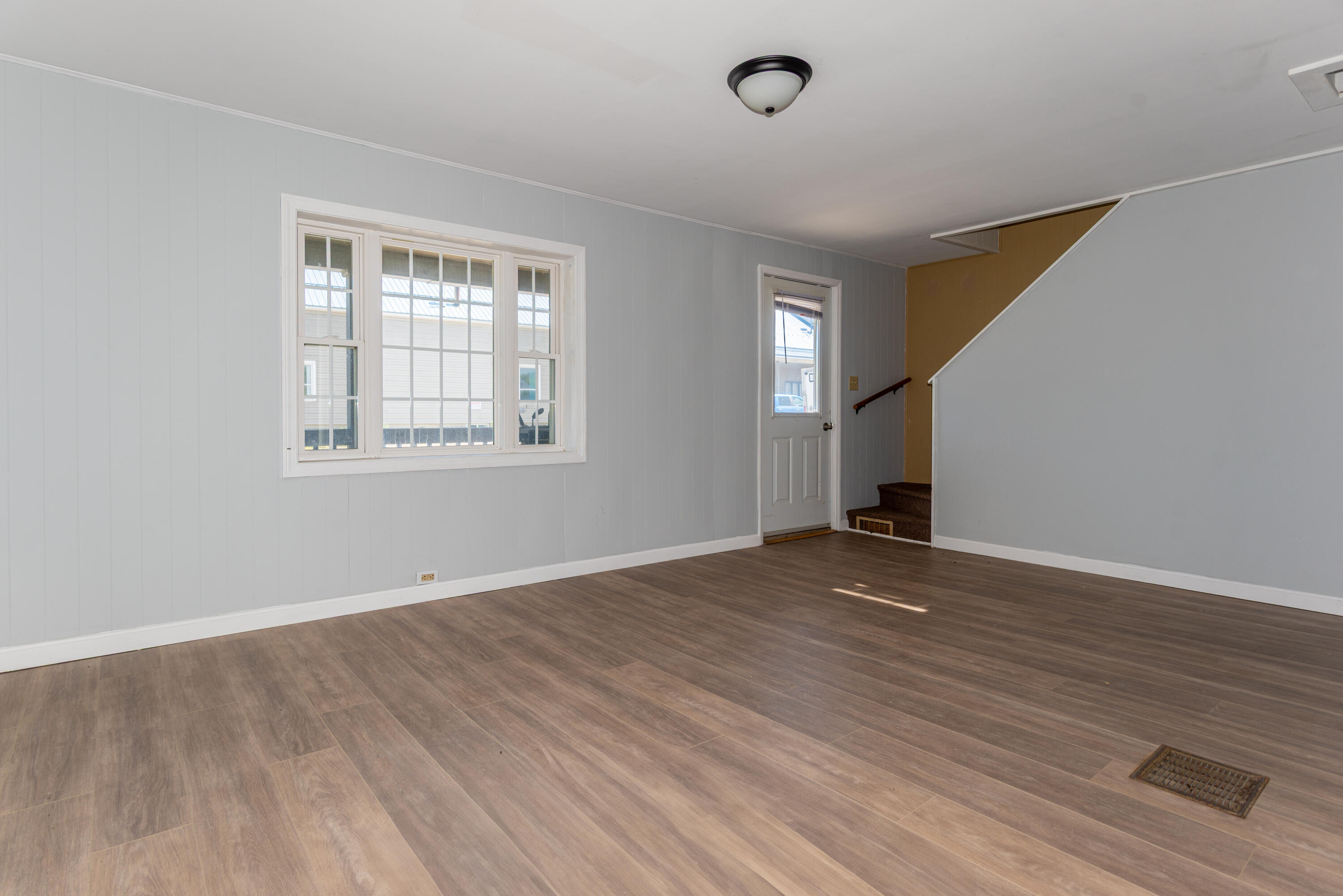 21 Market Street Fort Kent, ME 04743 - Photo 11 of 36 Living room
