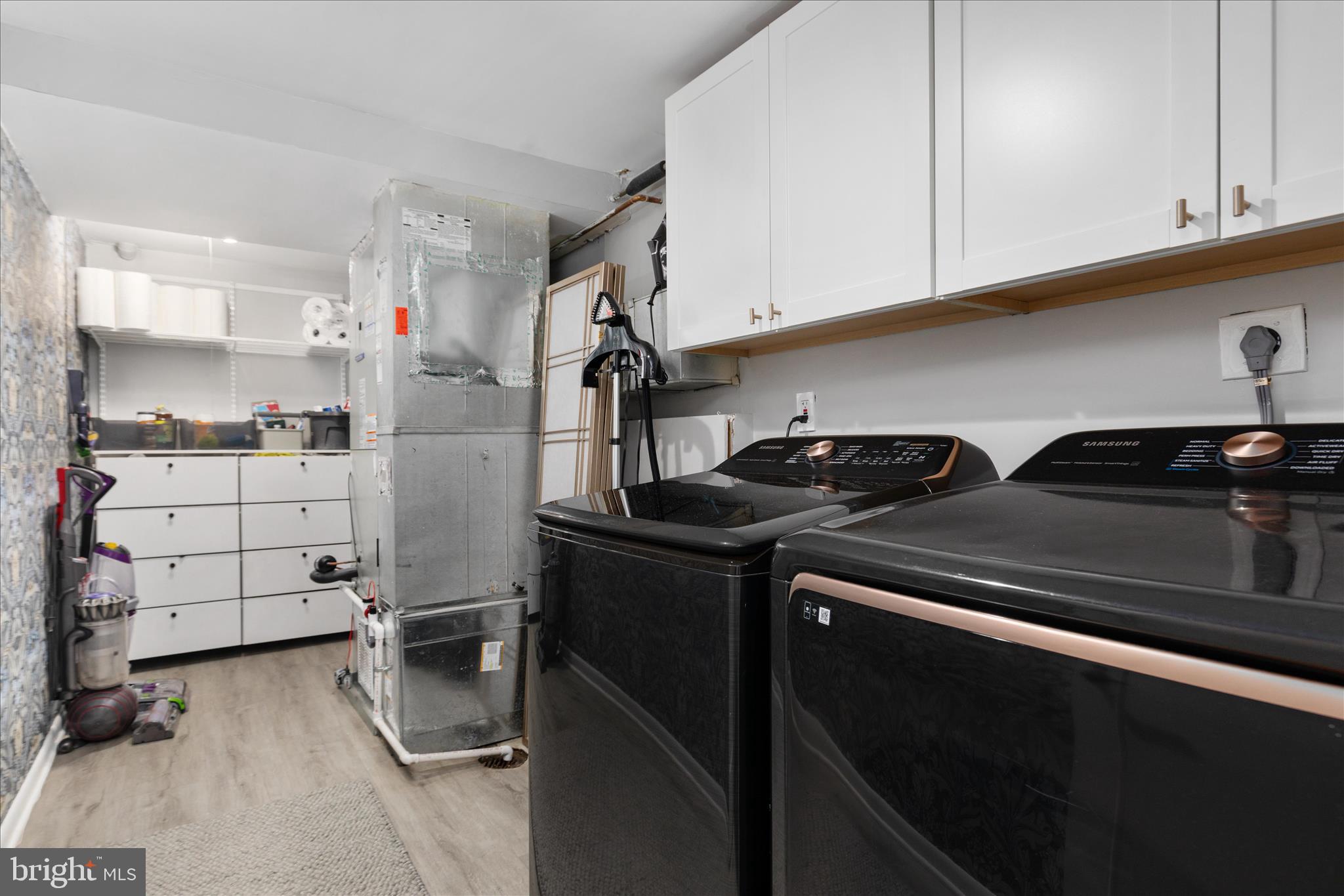 2412 Andorra Place Reston, VA 20191 - Photo 33 of 57 Laundry/utility room on main level