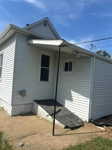 $130,000 | 2202 Missouri Avenue, Granite City, IL 62040
