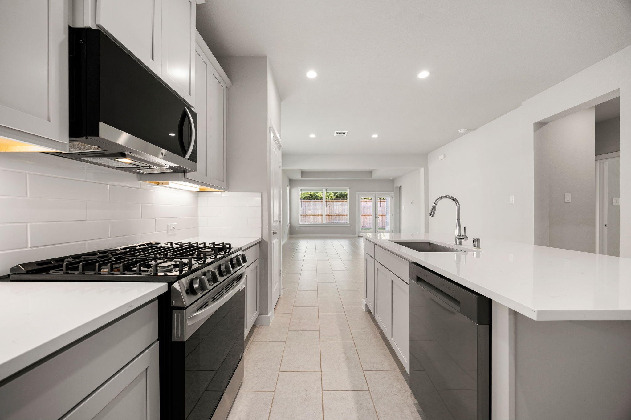 33007 Carolyns Perfection Loop Fulshear, TX 77441 - Photo 15 of 31