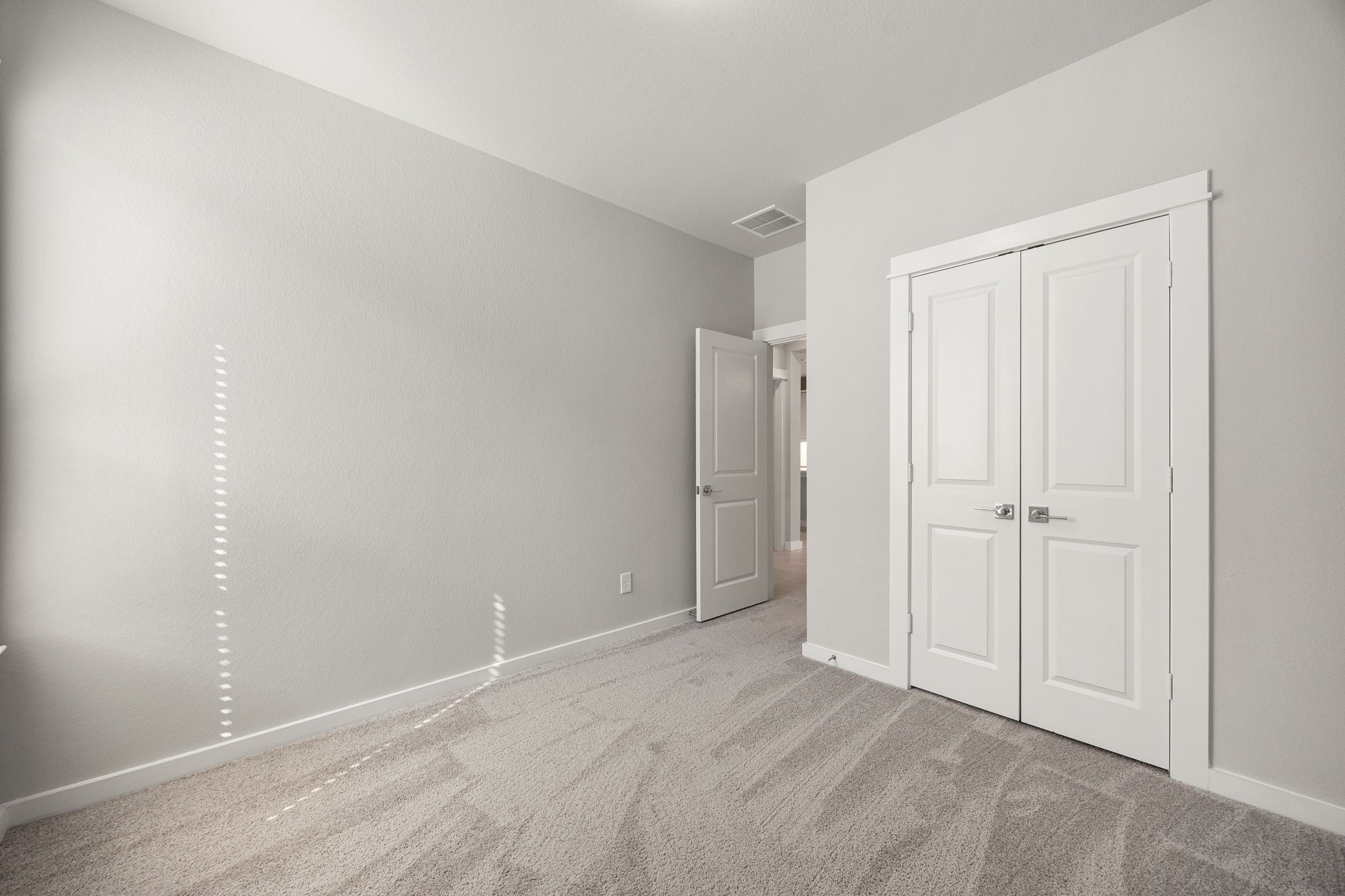 33007 Carolyns Perfection Loop Fulshear, TX 77441 - Photo 23 of 31 Guest bedroom #1