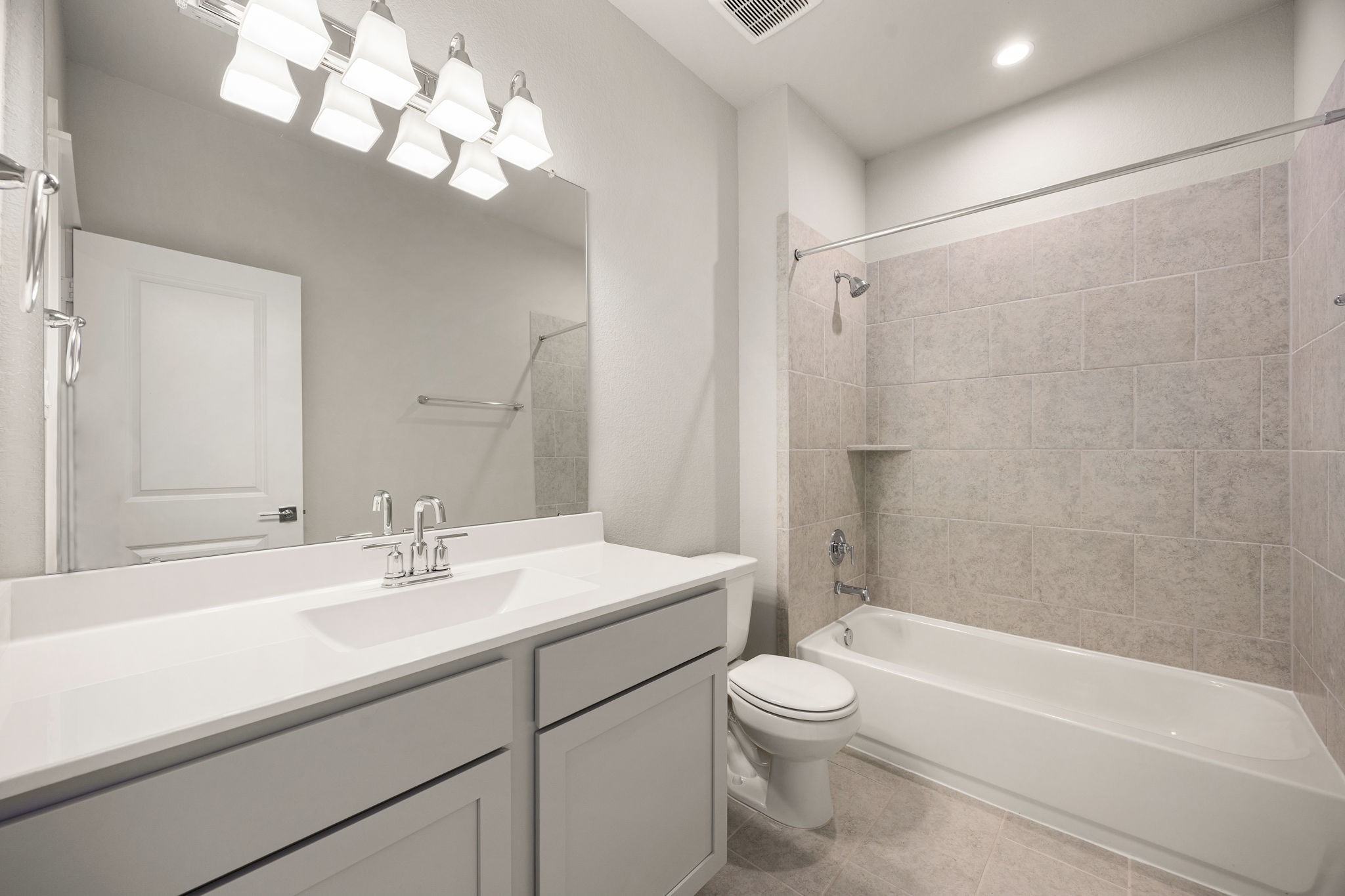 33007 Carolyns Perfection Loop Fulshear, TX 77441 - Photo 24 of 31 Guest Bath