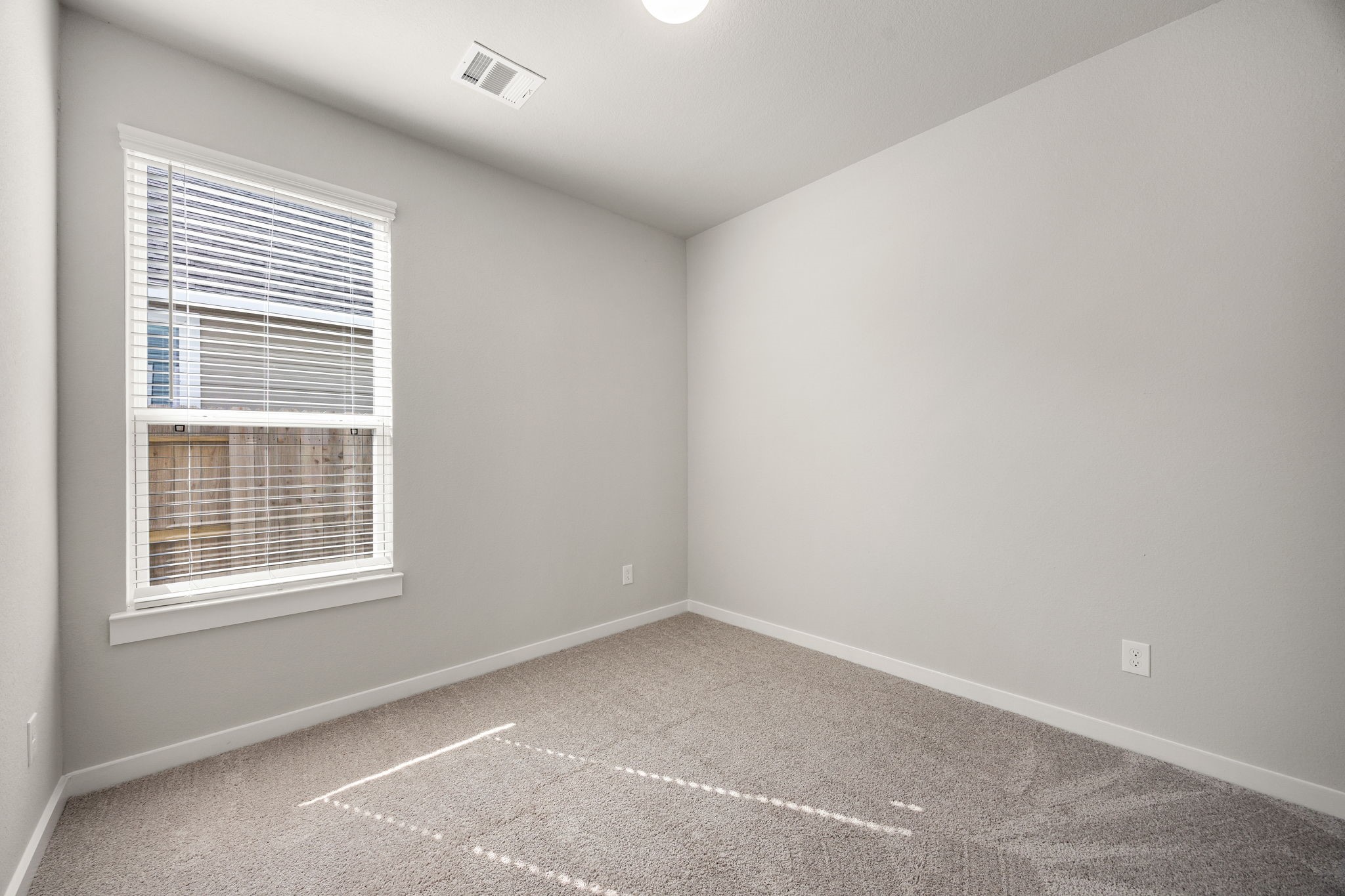 33007 Carolyns Perfection Loop Fulshear, TX 77441 - Photo 25 of 31 Guest bedroom #2