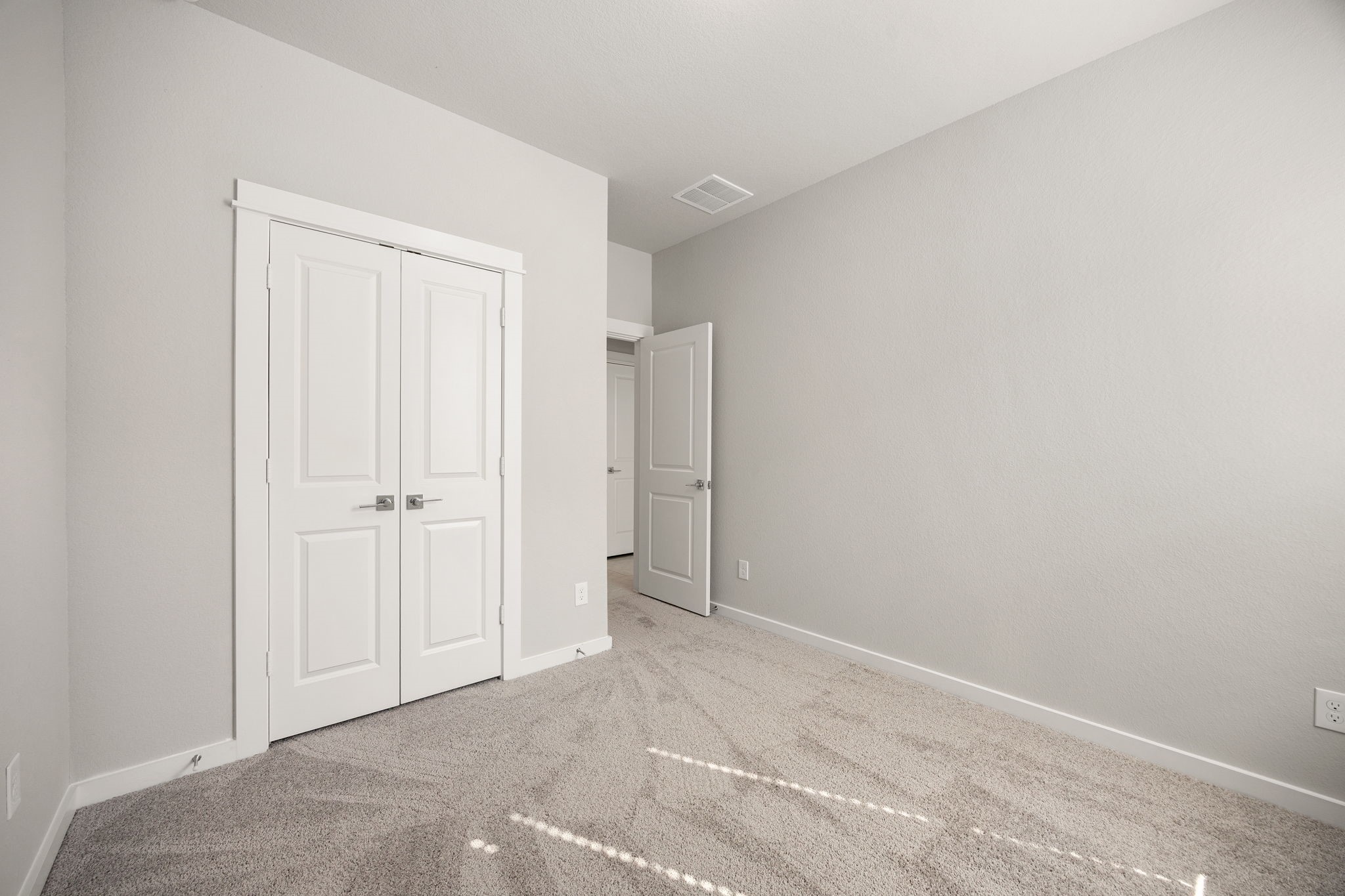 33007 Carolyns Perfection Loop Fulshear, TX 77441 - Photo 26 of 31 Guest bedroom #2