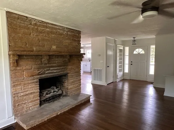 $319,900 | 202 Westwood 5th Avenue, McMinnville, TN 37110