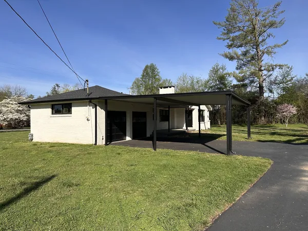 $319,900 | 202 Westwood 5th Avenue, McMinnville, TN 37110