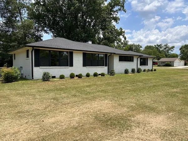 $319,900 | 202 Westwood 5th Avenue, McMinnville, TN 37110