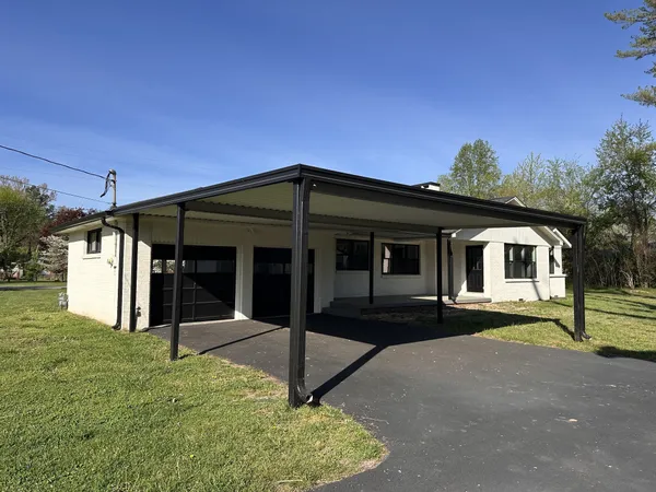 $319,900 | 202 Westwood 5th Avenue, McMinnville, TN 37110