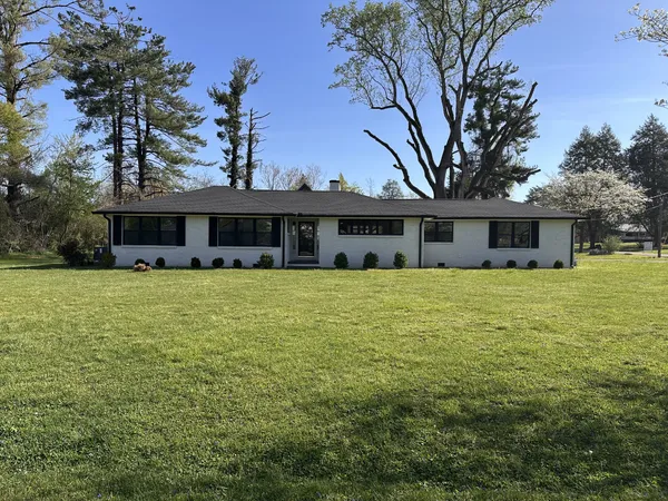 $319,900 | 202 Westwood 5th Avenue, McMinnville, TN 37110