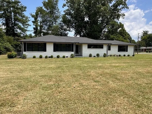 $319,900 | 202 Westwood 5th Avenue, McMinnville, TN 37110