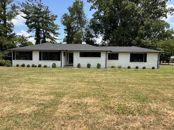$319,900 | 202 Westwood 5th Avenue, McMinnville, TN 37110