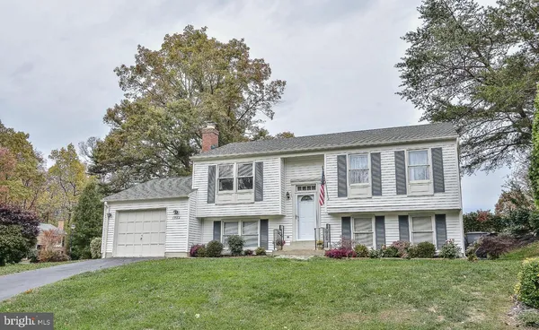 $675,000 | 1502 Hiddenbrook Drive, Herndon, VA 20170