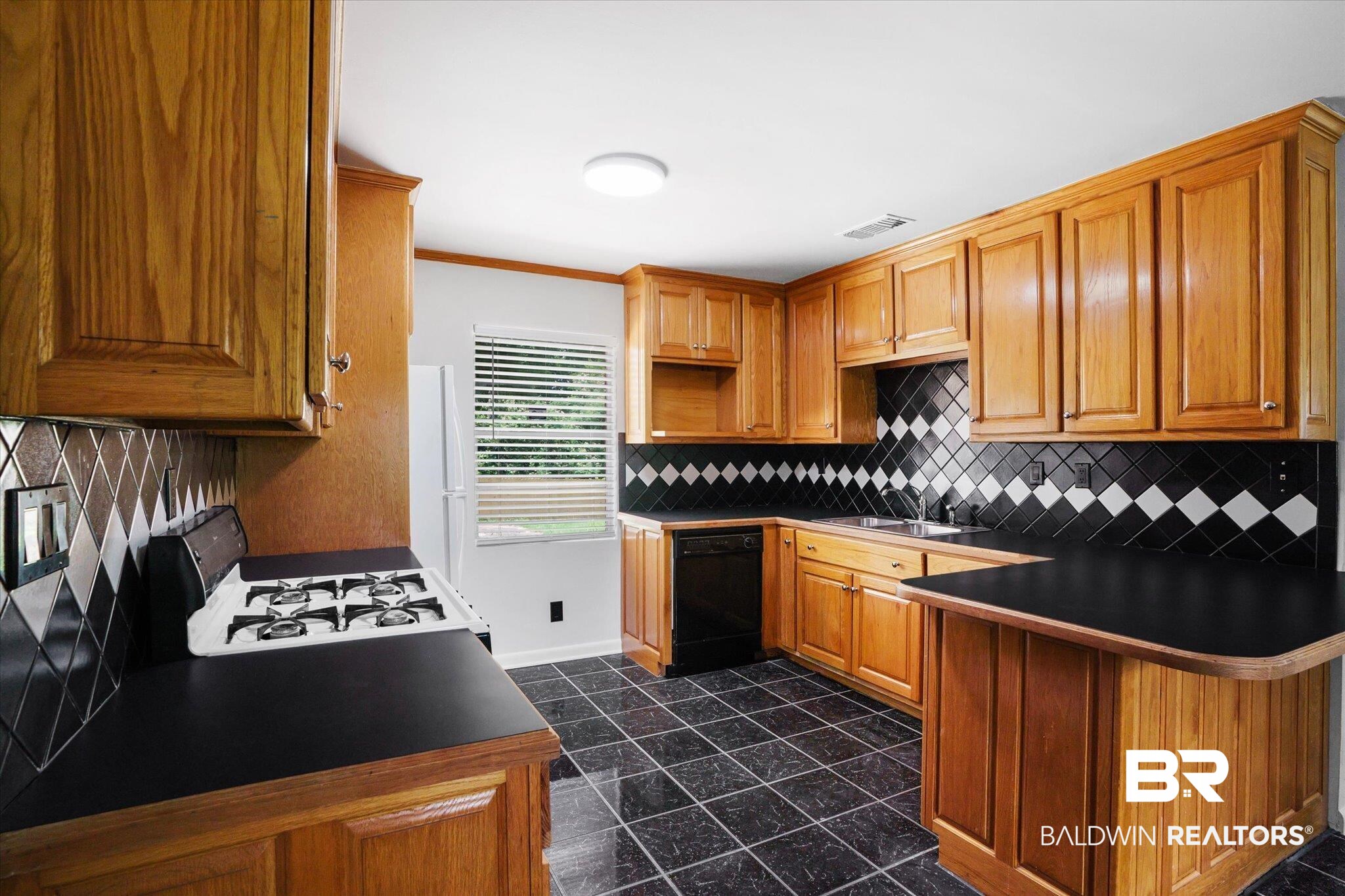 2003 Forest Oaks Drive West Mobile, AL 36618 - Photo 5 of 20