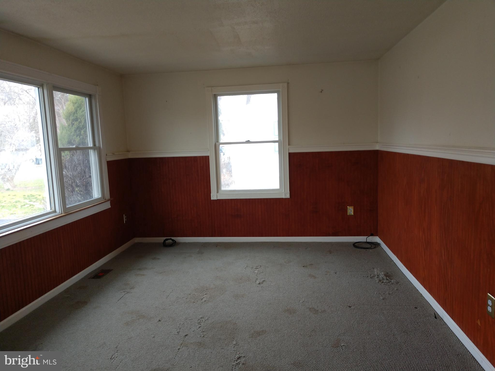 10 North Maple Avenue Ridgely, MD 21660 - Photo 5 of 22 Living Room