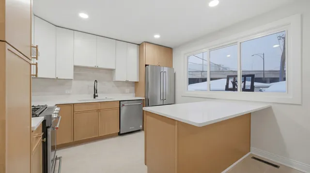 $889,000 | 3143 North Sawyer Avenue, Chicago, IL 60618