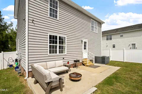 $325,000 | 313 Pittsboro Street, Fuquay-Varina, NC 27526