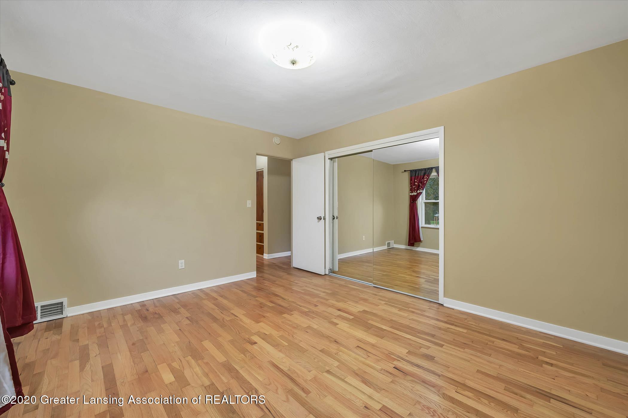 2173 Iroquois Road Okemos, MI 48864 - Photo 18 of 41 2173 Iroquois Rd-WindowStill-Rea (21)