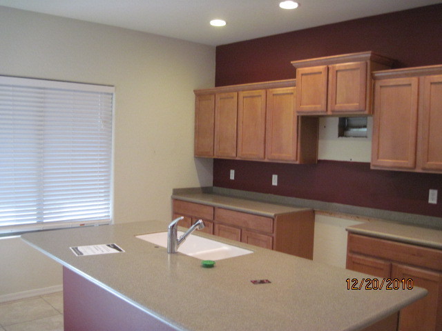 2035 West Davis Road Phoenix, AZ 85023 - Photo 12 of 25 KITCHEN GLG