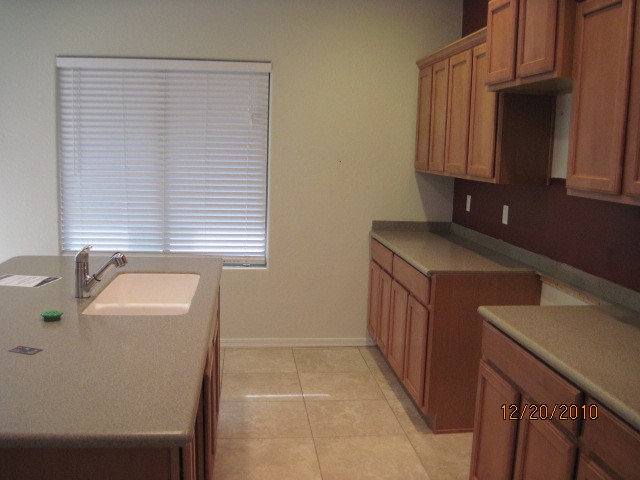 2035 West Davis Road Phoenix, AZ 85023 - Photo 13 of 25 KITCHEN GLG