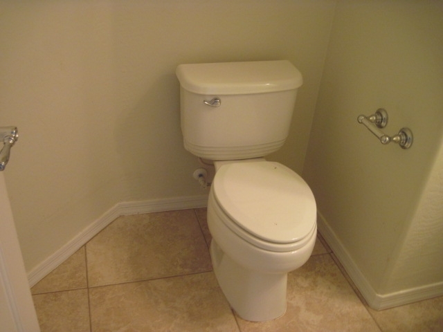 2035 West Davis Road Phoenix, AZ 85023 - Photo 15 of 25 BATHROOM, GLG