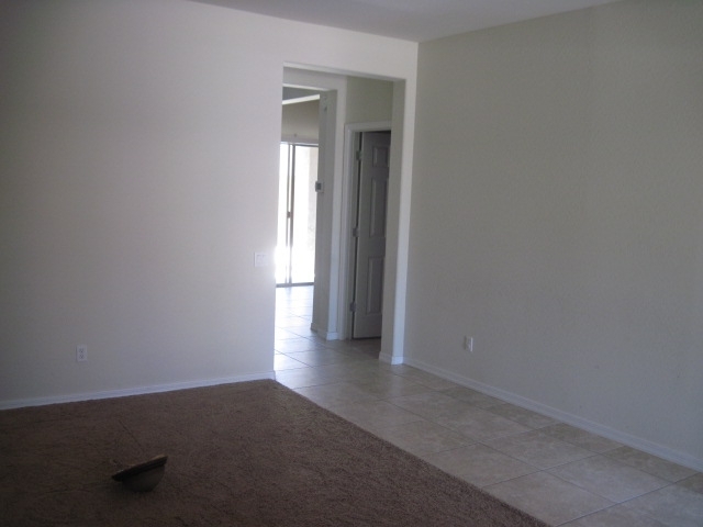 2035 West Davis Road Phoenix, AZ 85023 - Photo 4 of 25 INTERIOR, GLG