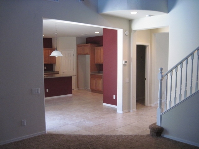 2035 West Davis Road Phoenix, AZ 85023 - Photo 5 of 25 LIVINGROOM, GLG