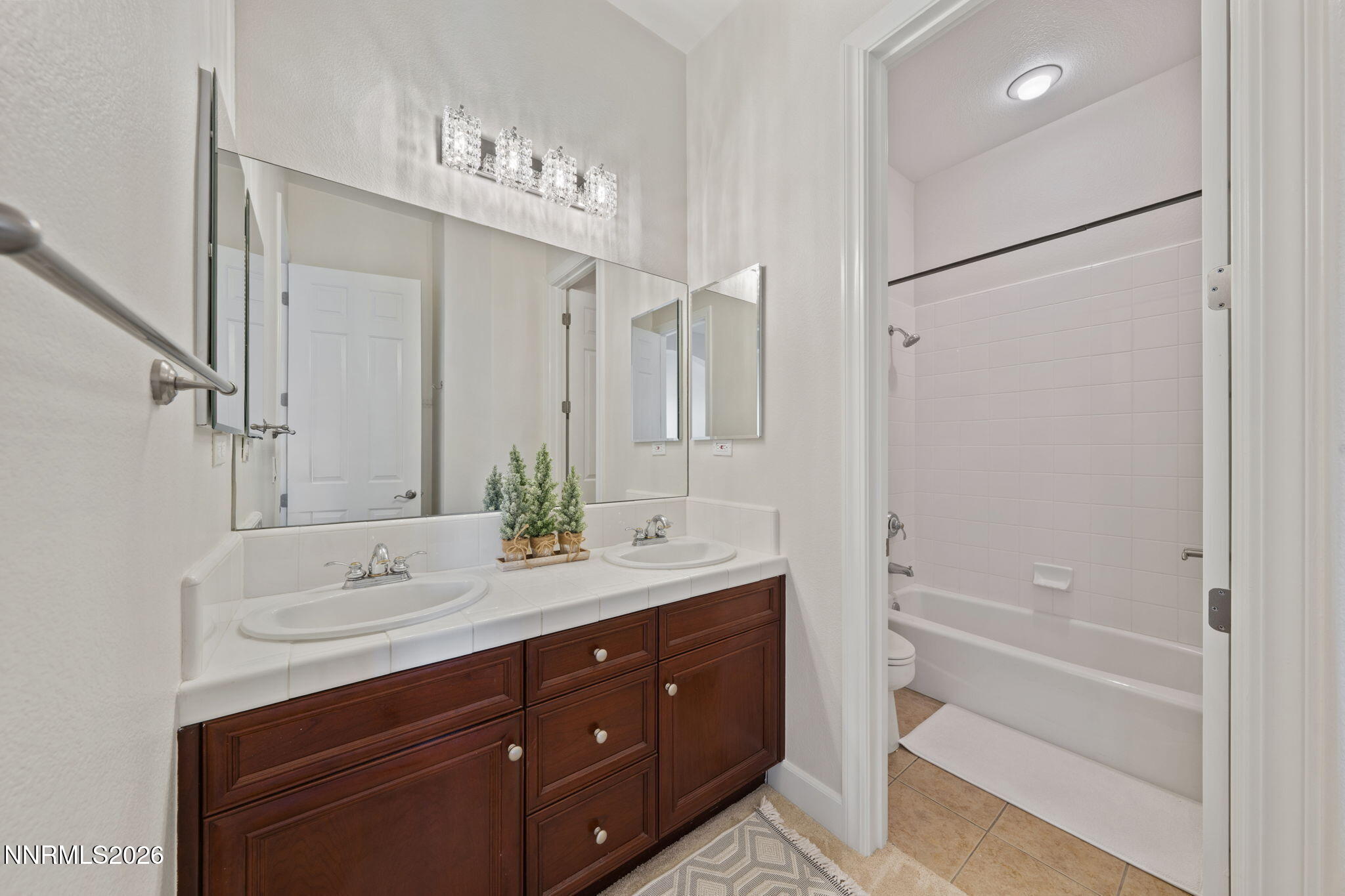 15200 Chateau Avenue Reno, NV 89511 - Photo 38 of 55 50-web-or-mls-A7V01572