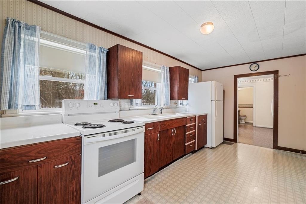 147 Fredonia Hadley Road Fredonia, PA 16124 - Photo 11 of 44