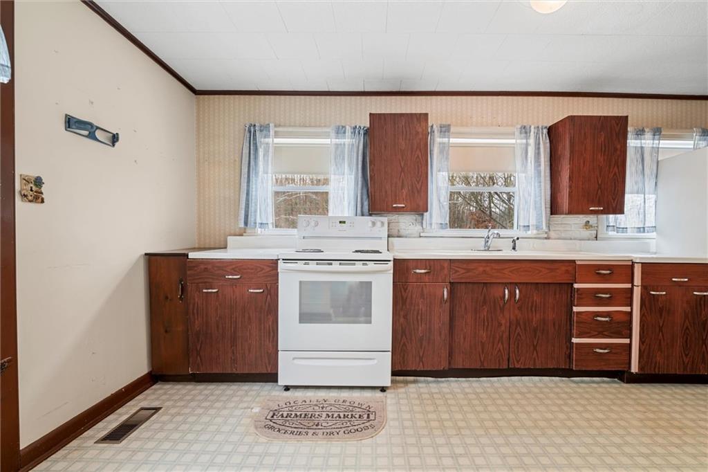 147 Fredonia Hadley Road Fredonia, PA 16124 - Photo 12 of 44