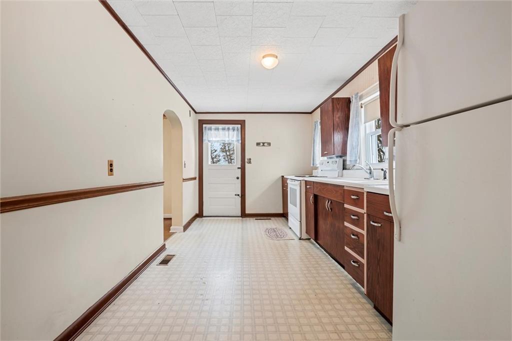 147 Fredonia Hadley Road Fredonia, PA 16124 - Photo 13 of 44