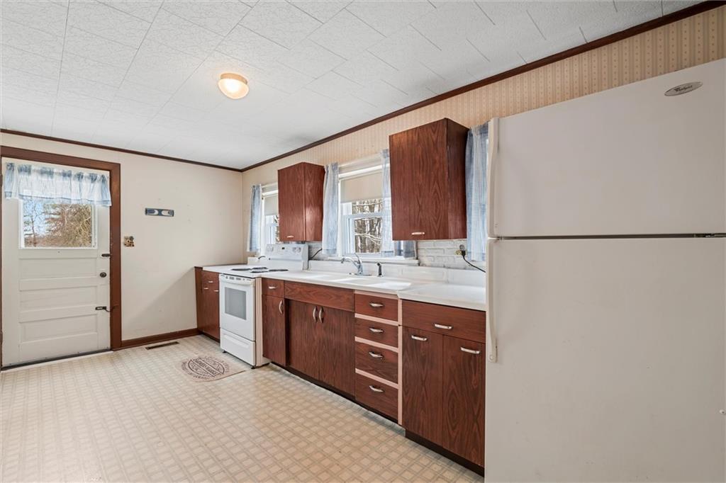 147 Fredonia Hadley Road Fredonia, PA 16124 - Photo 14 of 44