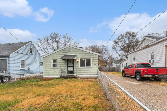 $189,000 | 219 Wilbur Street Southeast, Grand Rapids, MI 49548