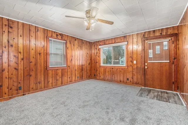 $189,000 | 219 Wilbur Street Southeast, Grand Rapids, MI 49548