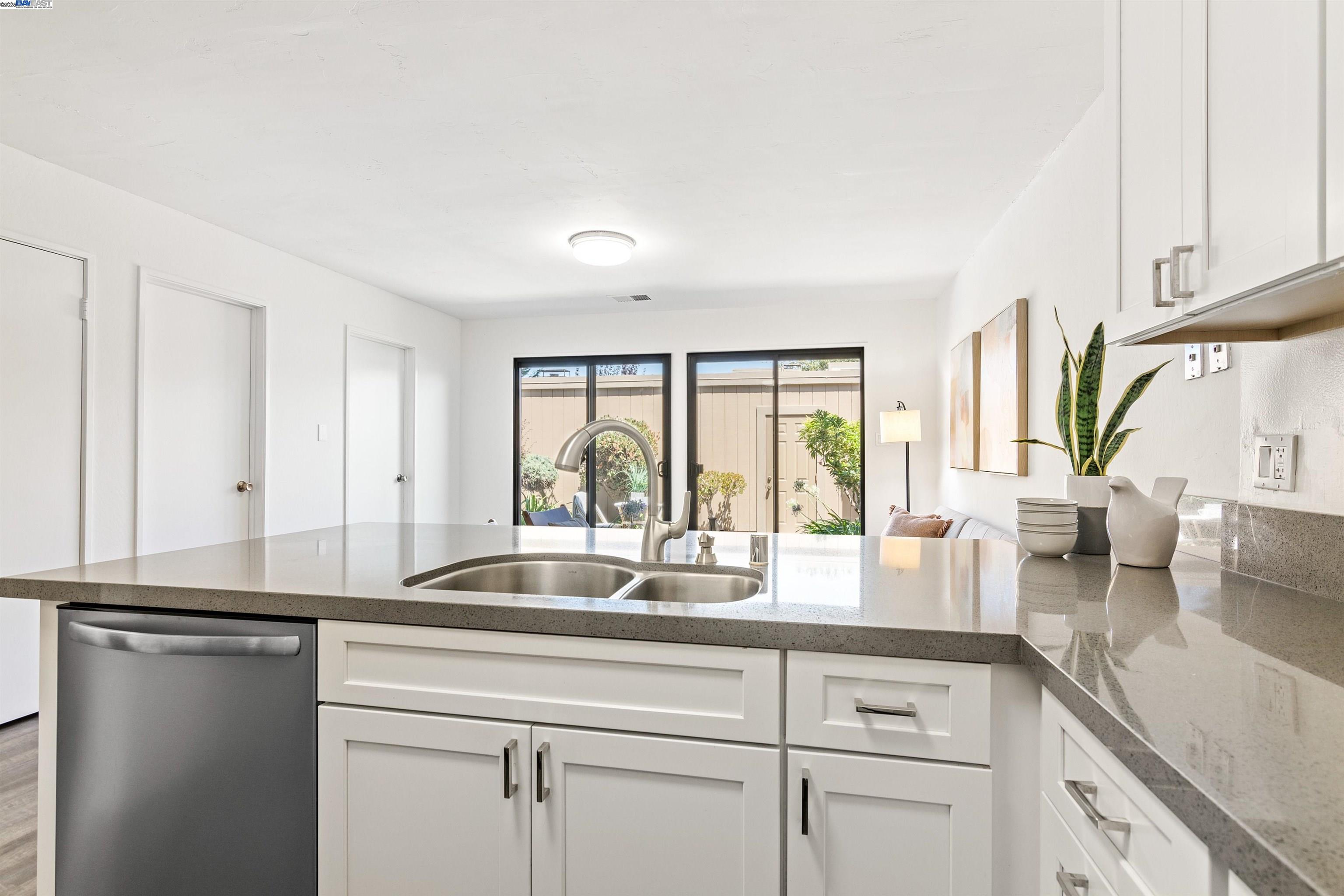 3334 Solomon Lane Alameda, CA 94502 - Photo 15 of 42