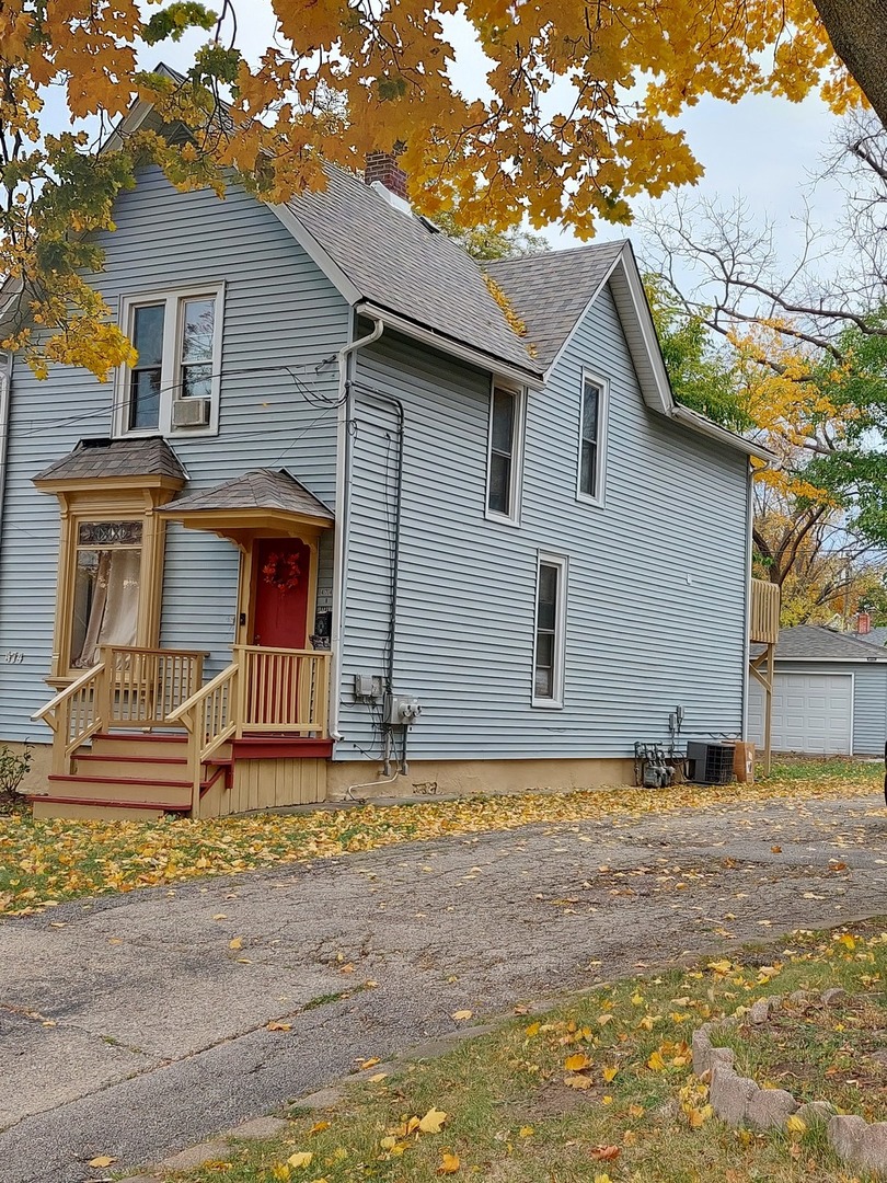 474 Addison Street Elgin, IL 60120 - Photo 1 of 18 Gallery Image 1